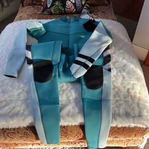 Hurley wetsuit